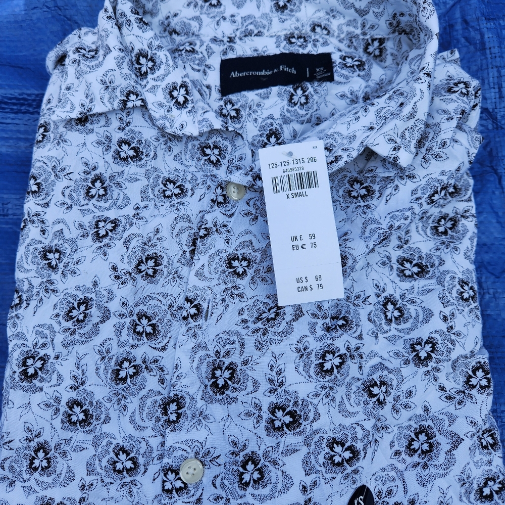 Abercrombie & Fitch women's long sleeve shirt